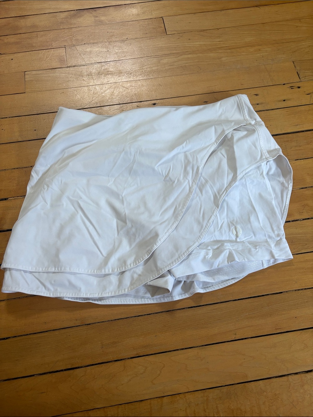LULLEMON Women's White Wrap Skort - Casual Athletic Style